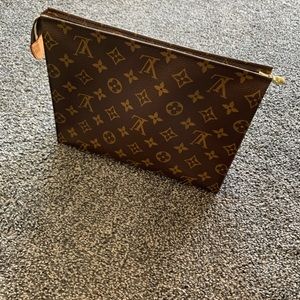 Louis Vuitton Toiletry